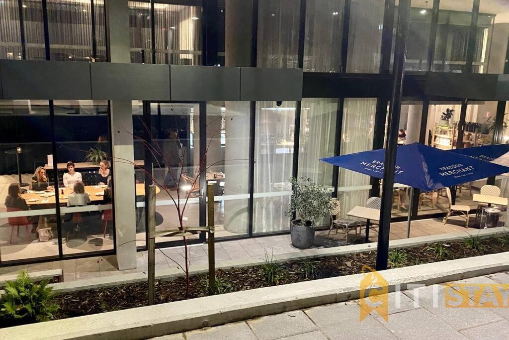 Magic At Midnight - Braddon Cbd - 1 Bd 1bth Apartment