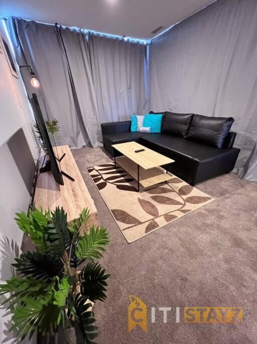 Magic At Midnight - Braddon Cbd - 1 Bd 1bth Apartment *