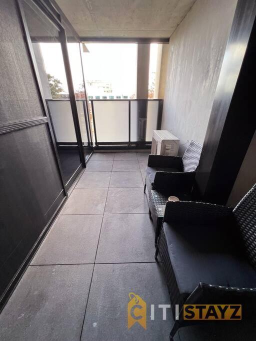 Apartment Magic At Midnight - Braddon Cbd - 1 Bd 1bth *