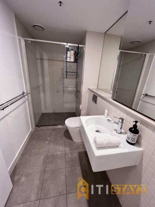 Apartment Magic At Midnight - Braddon Cbd - 1 Bd 1bth *