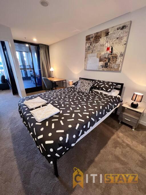 Magic At Midnight - Braddon Cbd - 1 Bd 1bth Apartment